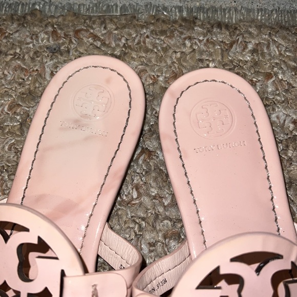 Tory Burch Miller Sandals Sea Shell Pink Patent Leather - Picture 2 of 6
